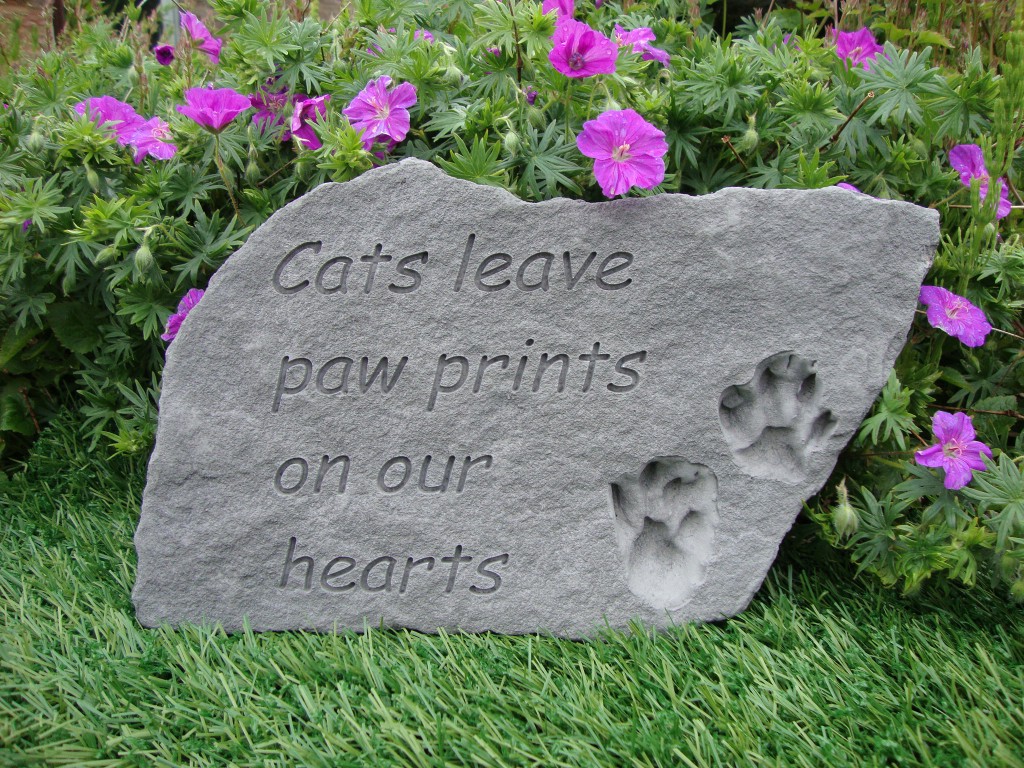 Pet memorials Cats leave paw prints garden grave marker Special